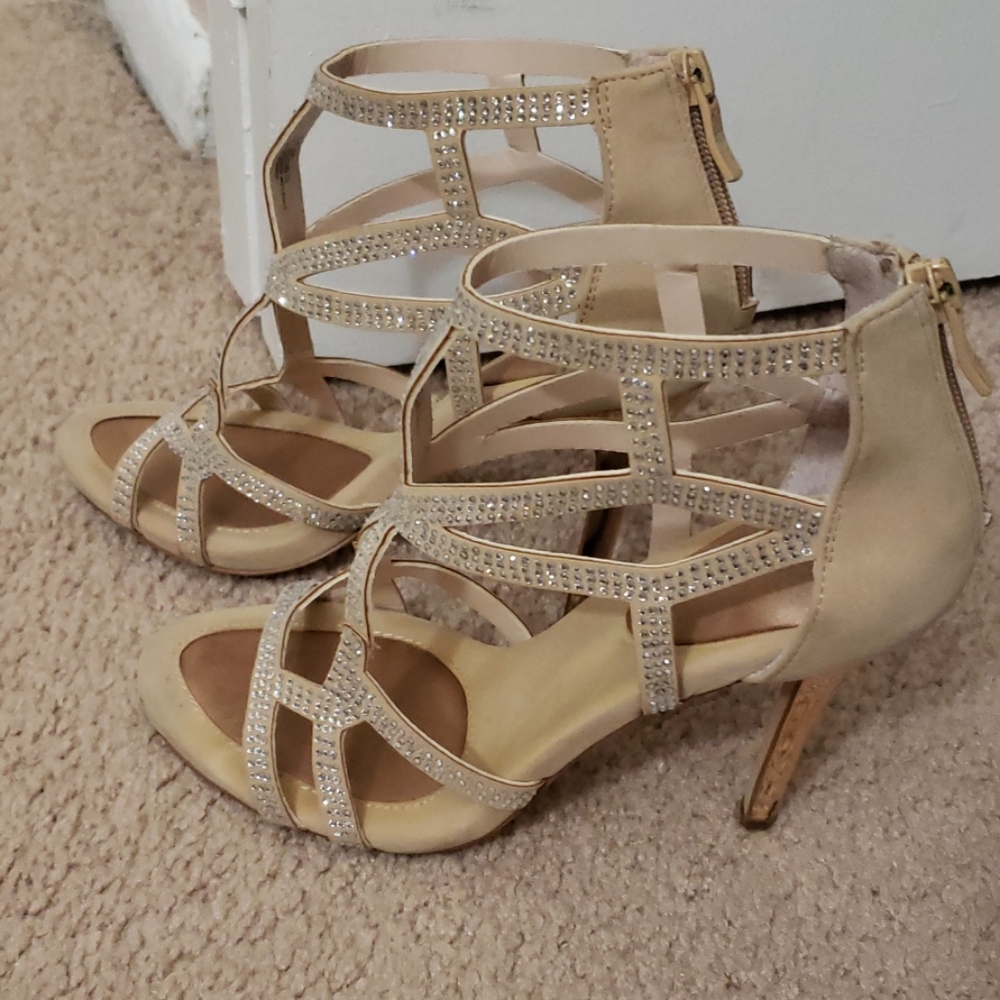 BCBGeneration heels - Picture 3 of 7